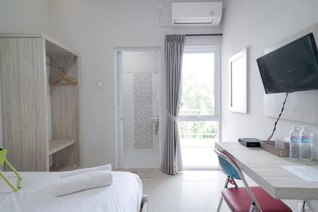 Urbanview Hotel Bari Syariah Palembang By Reddoorz Palimbão Exterior foto