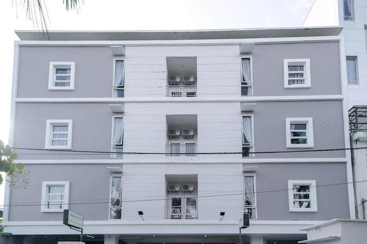 Urbanview Hotel Bari Syariah Palembang By Reddoorz Palimbão Exterior foto