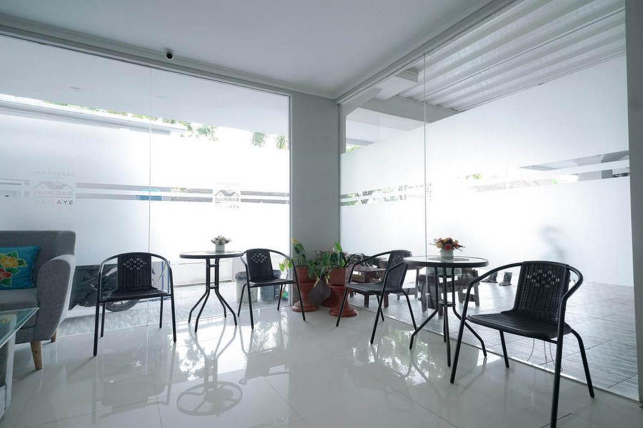 Urbanview Hotel Bari Syariah Palembang By Reddoorz Palimbão Exterior foto